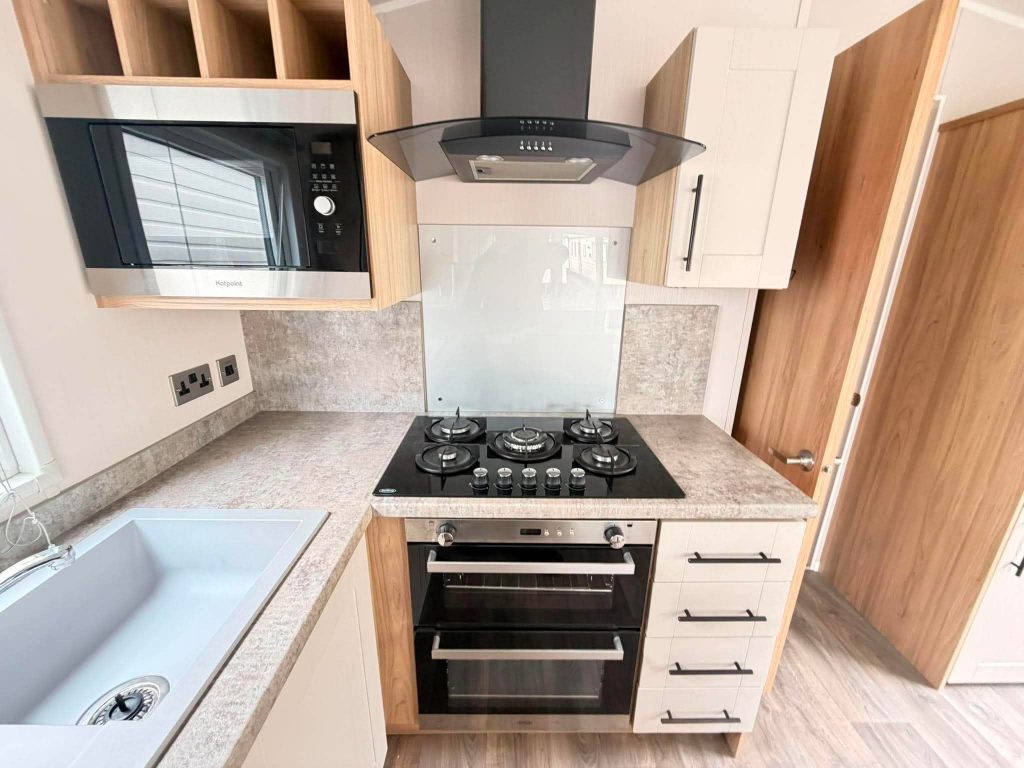 005 Willerby Manor Kitchen