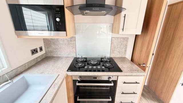 005 Willerby Manor Kitchen
