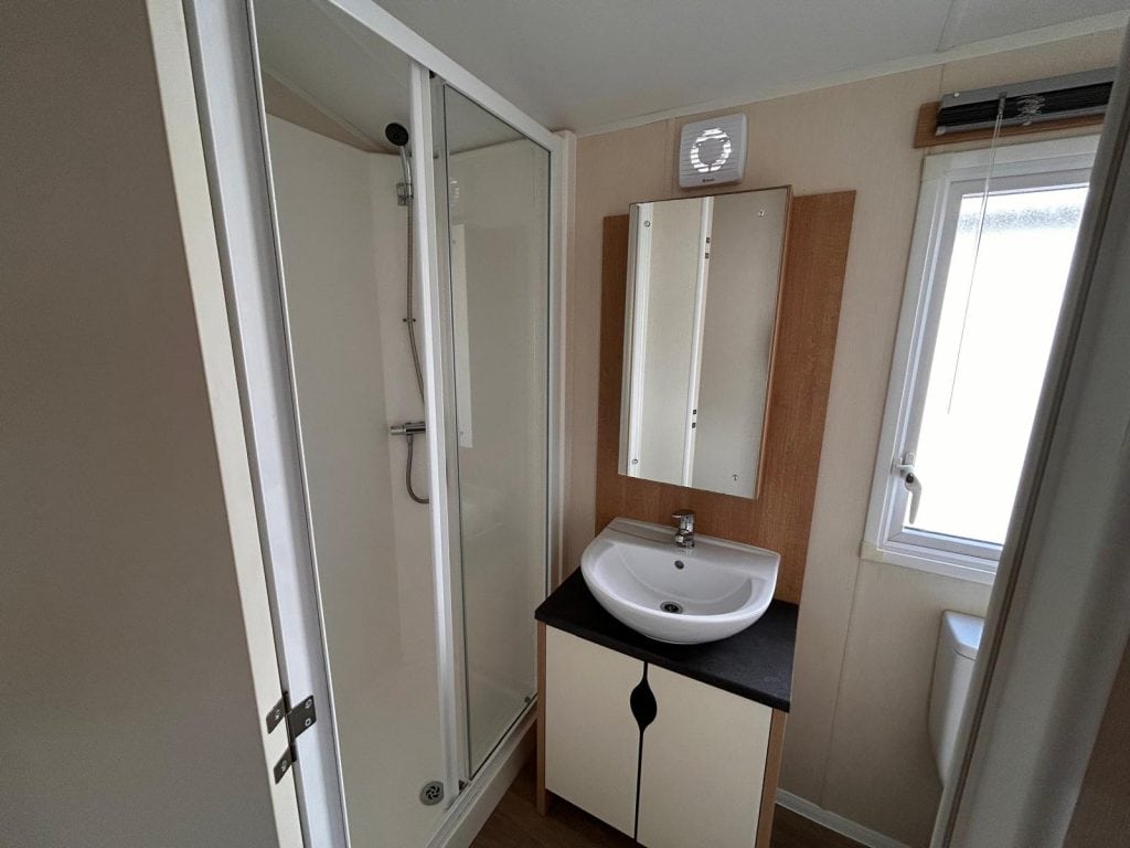005 seasons bathroom