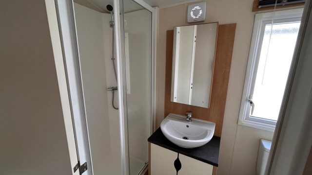 005 seasons bathroom