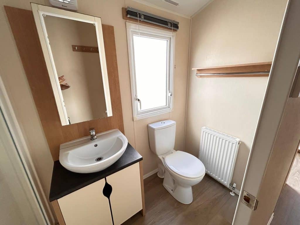 006 seasons bathroom