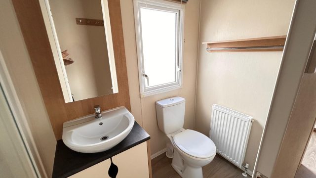 006 seasons bathroom