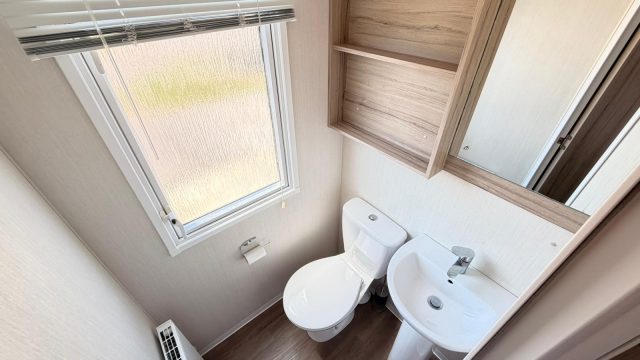 010 burgundy ensuite