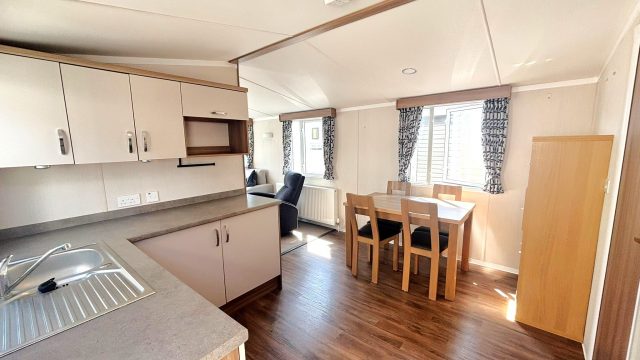 001 Swift Biarritz Kitchen Dining