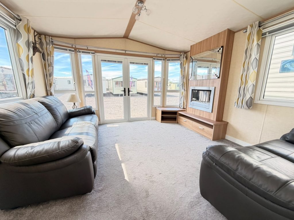 002 Derwent lounge