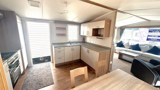 002 Swift Biarritz Kitchen