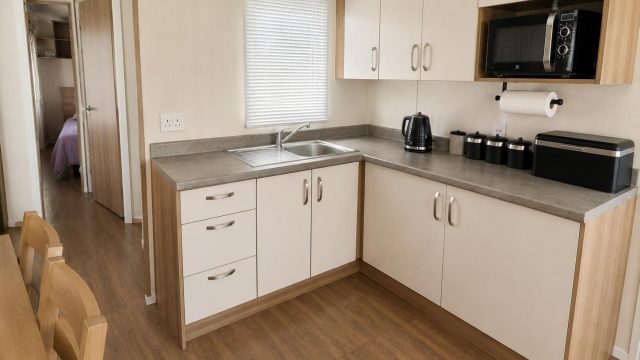 003 Biarritz kitchen