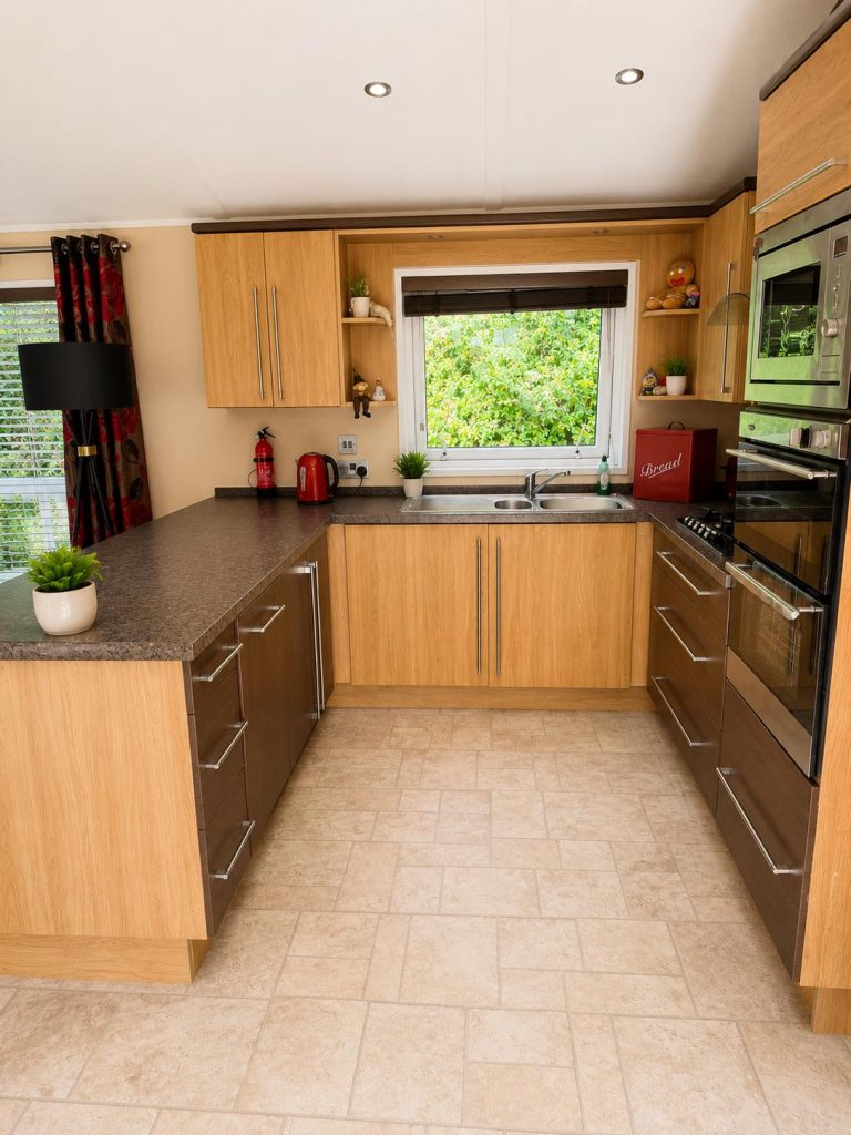 004 Versailles kitchen