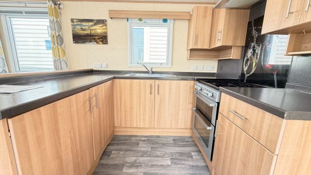 005 Derwent kitchen