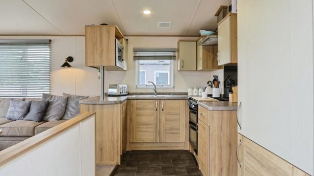005 Oakley kitchen