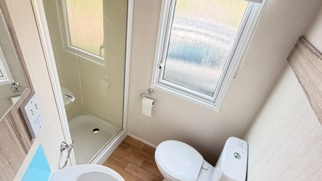 005 Trading post bathroom