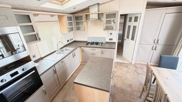 005 knightsbridge kitchen