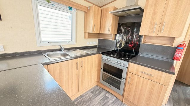 006 Derwent kitchen