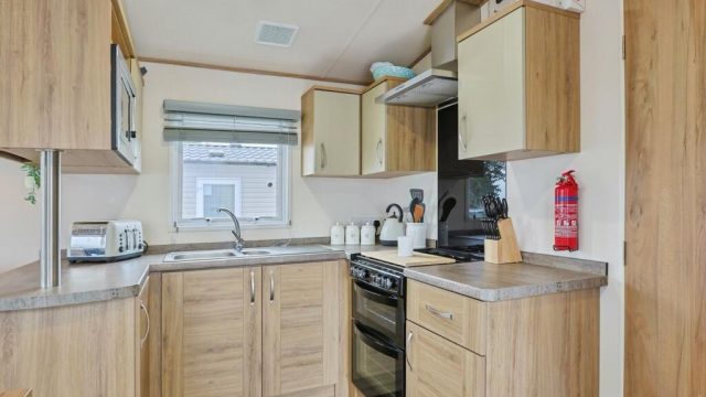 006 Oakley kitchen