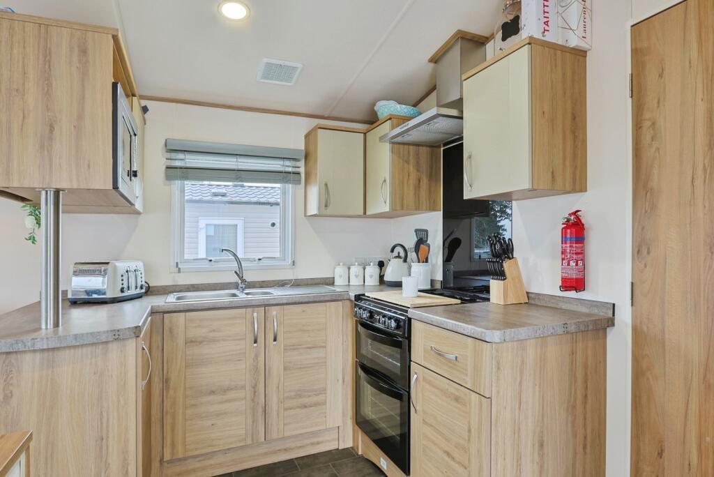 006 Oakley kitchen