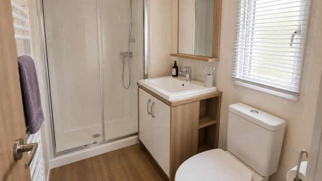 008 Biarritz shower