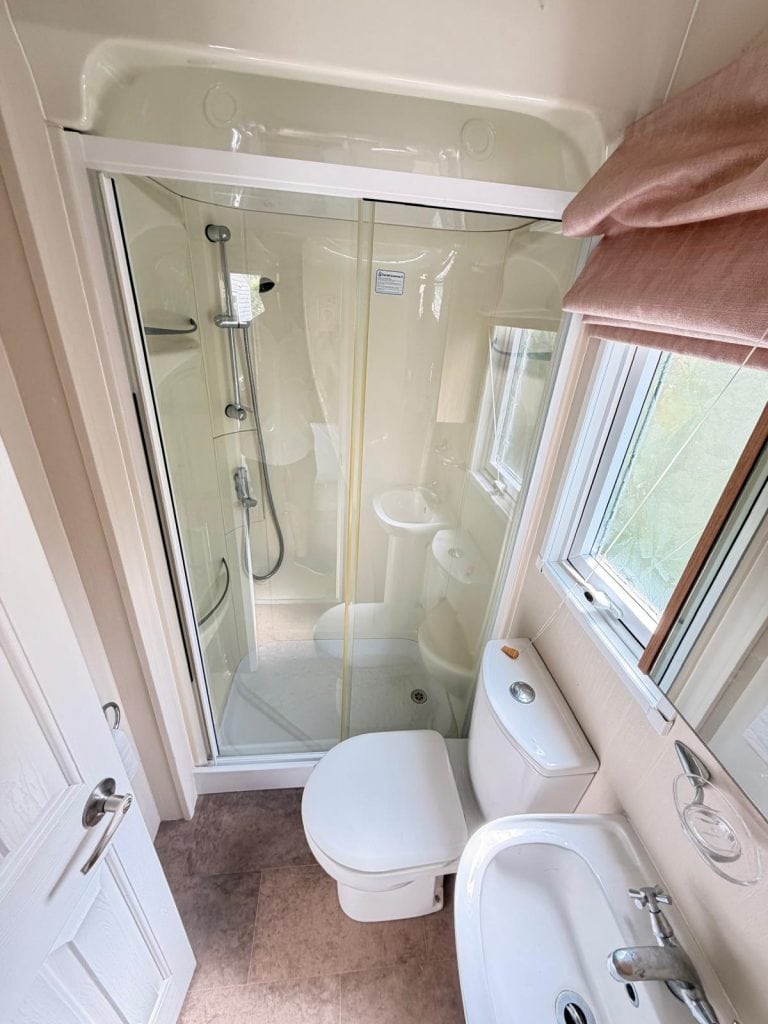 009 knightsbridge shower room