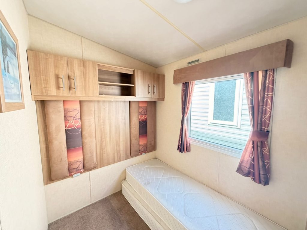 011 derwent bedroom 2