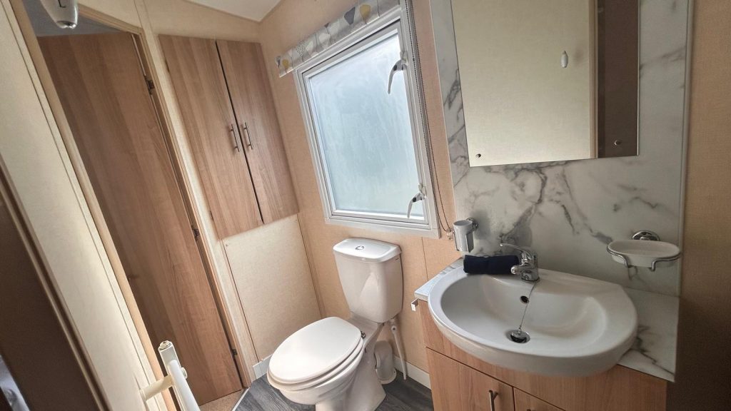 012 ABI Derwent Shower Room