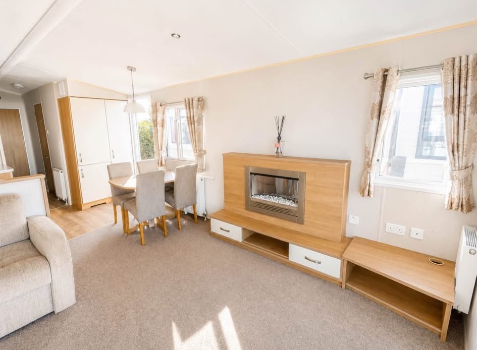 004 Willerby Sierra (Durdledoor) Living Room