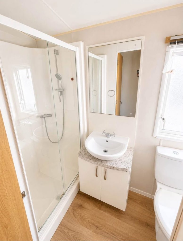 006 Willerby Sierra (Durdledoor) Bathroom