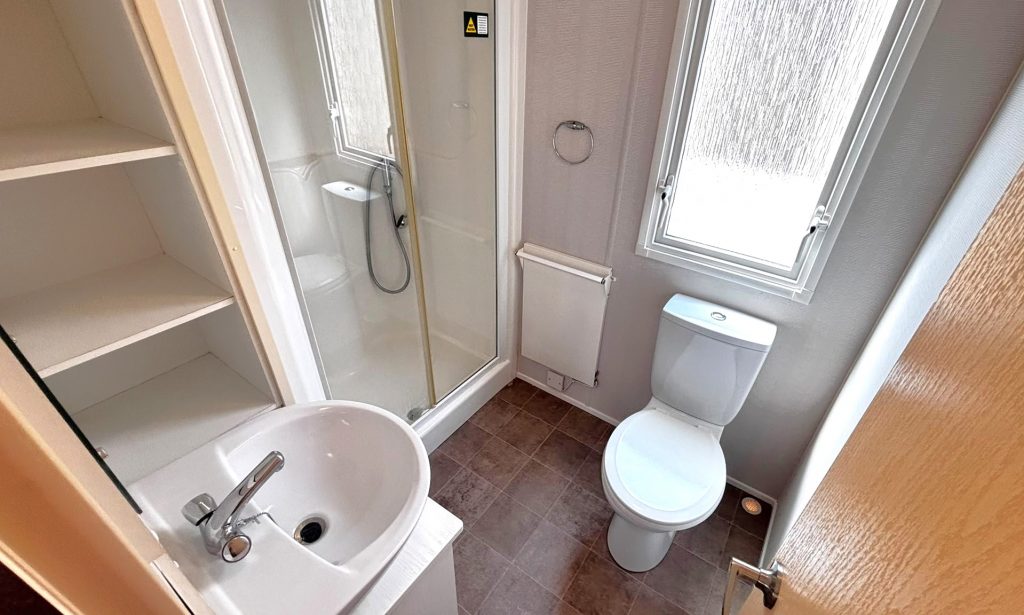 008 Willerby Salsa DG Shower room