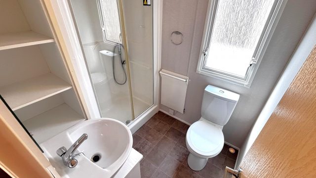 008 Willerby Salsa DG Shower room