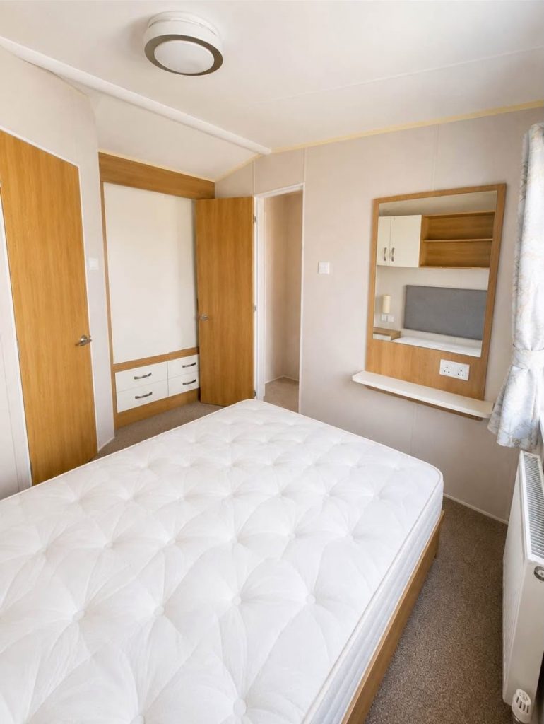 009 Willerby Sierra (Durdledoor) Master Bedroom