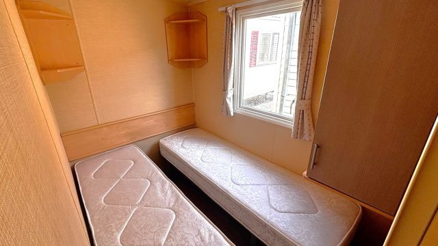 012 Willerby Salsa DG Twin Room2