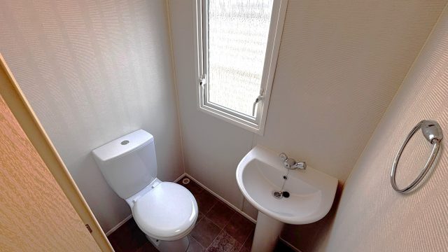 013 Willerby Salsa DG Toilet